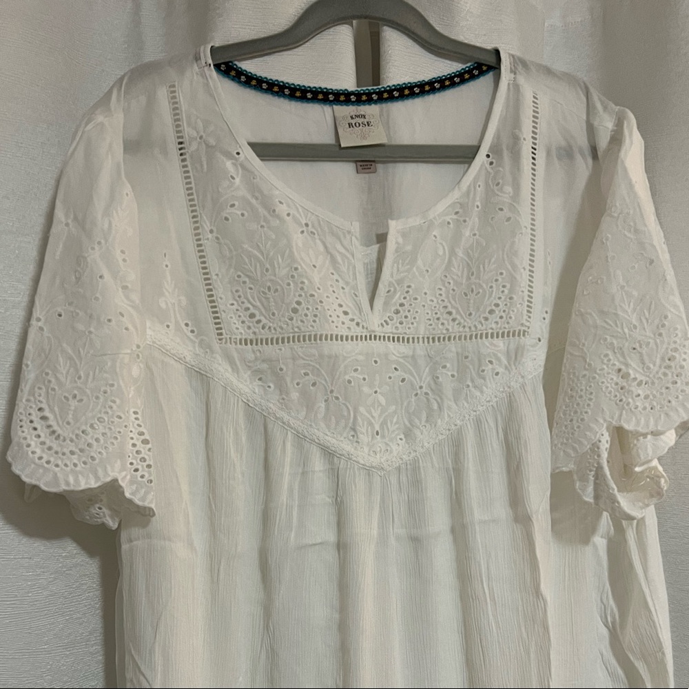 Knox Rose, beautiful white soft blouse, beautiful trim.